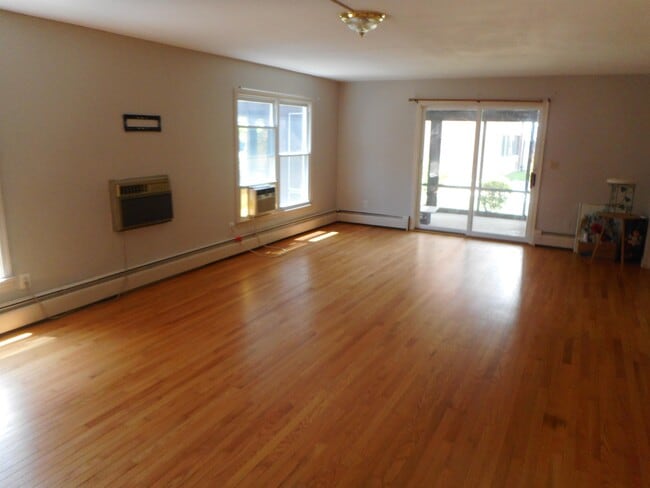 Building Photo - 116 N Union Ave