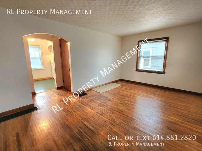 Building Photo - WAIVED APPLICATION FEES WITH SIGNED LEASE!...