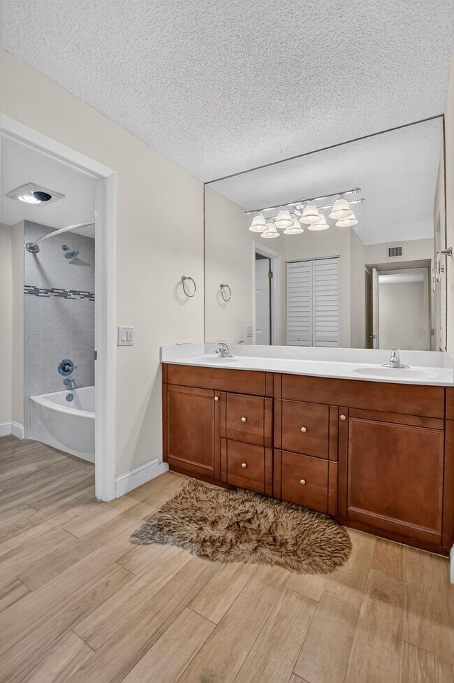 Building Photo - 21211 Lago Cir