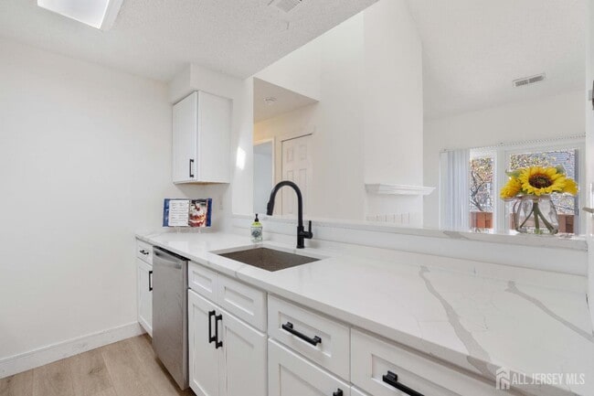 Building Photo - 7518 Tamarron Dr