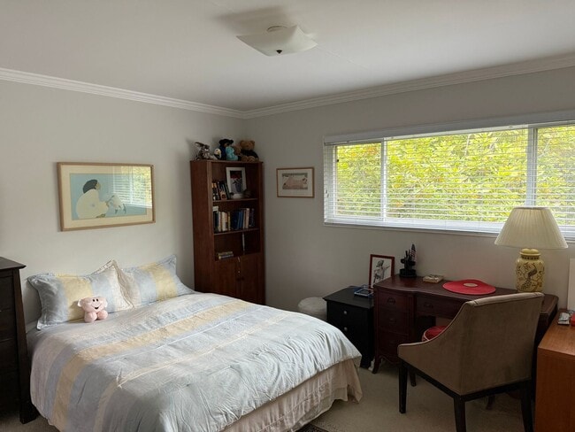 Building Photo - Spacious 2 BED/ 1.5 BATH in Encino Royal (...