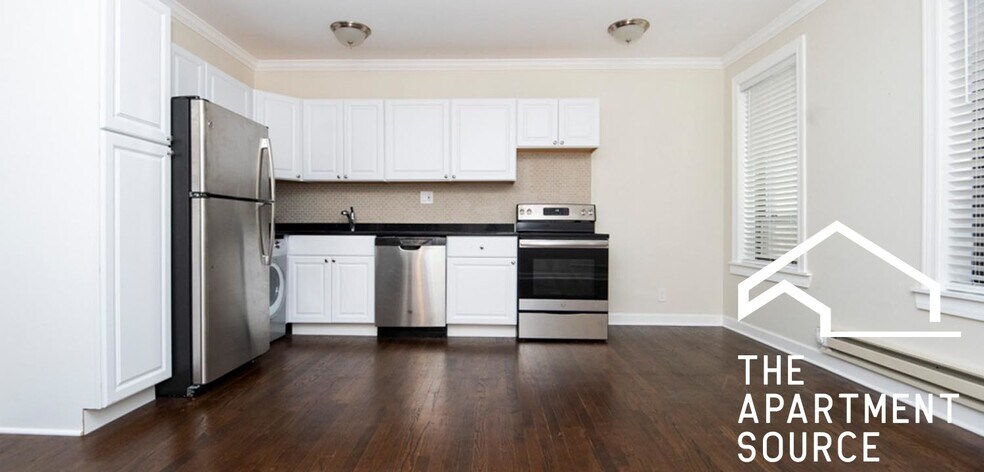 Building Photo - 3841 N Greenview Ave