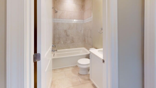 Building Photo - Stunning Three Bedroom Penthouse Condo W/T...