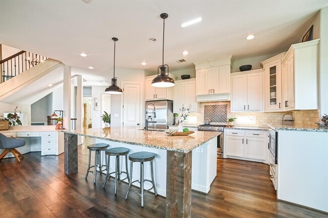 Building Photo - 2302 Arroyo Grande