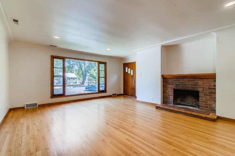 Building Photo - 623 S Grant Ave