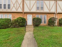 Building Photo - 783 Pleasant St