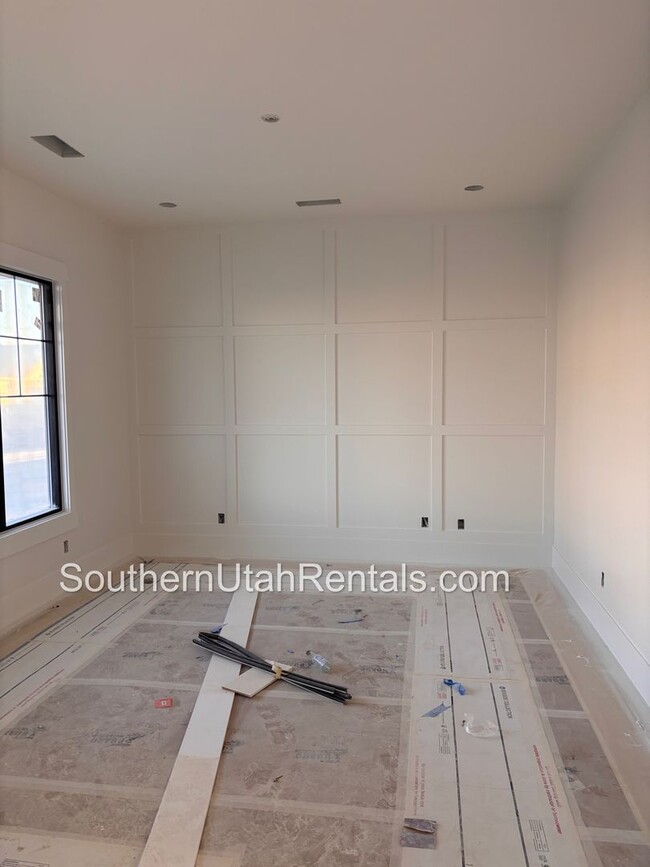 Building Photo - BRAND NEW 5 bed plus office | 3 bath | 3 c...