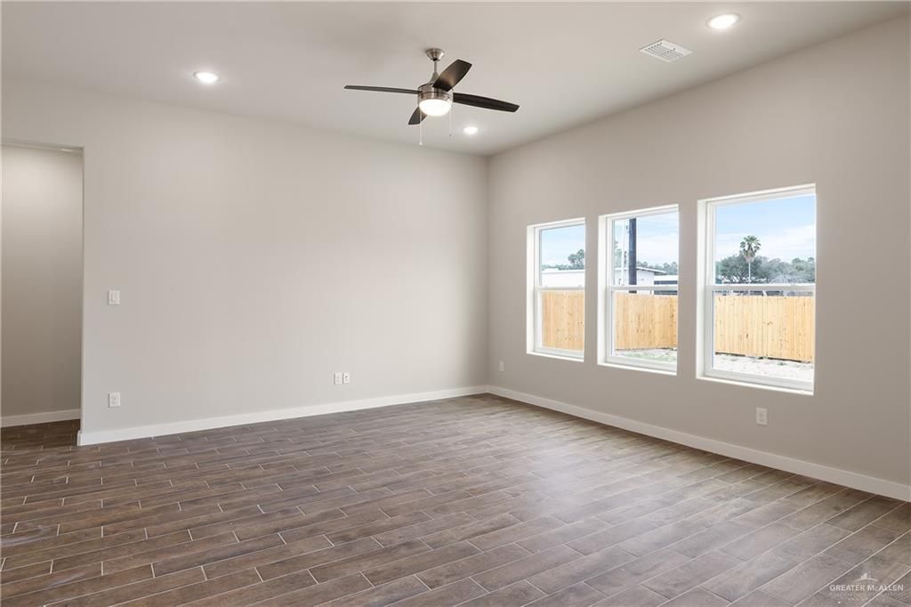 Building Photo - 5004 Oleander