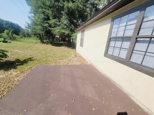 Building Photo - 5800 Japonica Ct