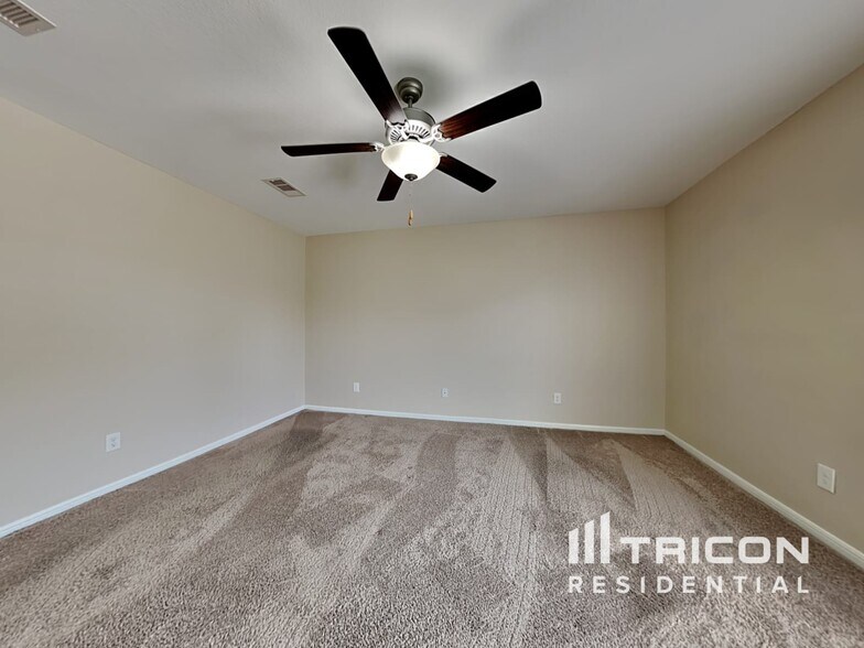 Building Photo - 308 Summer Horse Dr