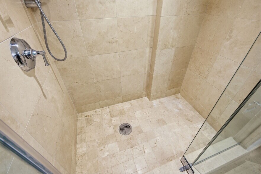 Building Photo - 1111 19th St N