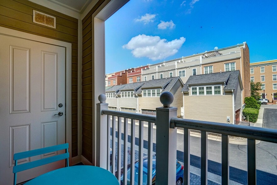 Balcony - 2209 Richmond Hwy