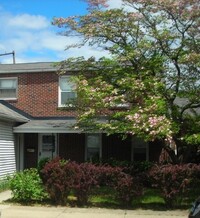 Building Photo - Spacious 4 Bedroom Hellertown Home!