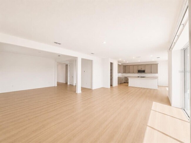 Building Photo - 5806 Fabry St