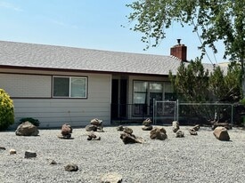 Building Photo - 1135 NE D St