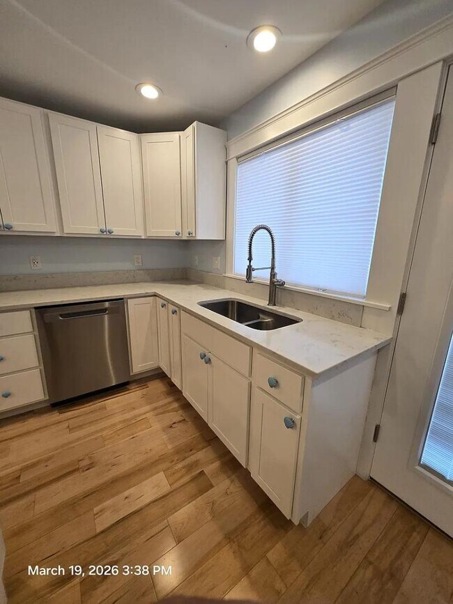 Building Photo - 21 Juniper St