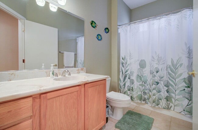 Building Photo - 15567 W Coral Pointe Dr