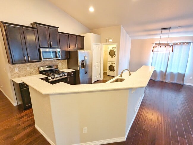 Building Photo - 5 Bedroom Three Bathroom Single Family Home in Monument