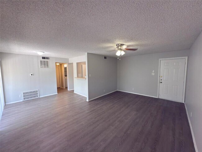 Building Photo - 8907 Parkfield Dr