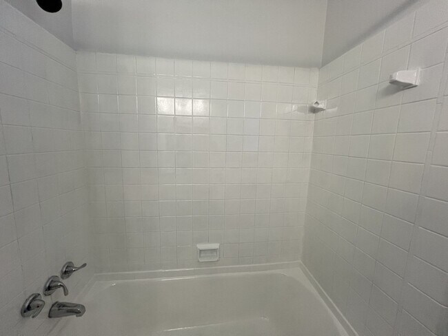 Building Photo - RENTAL HOME 2BD/1BTH