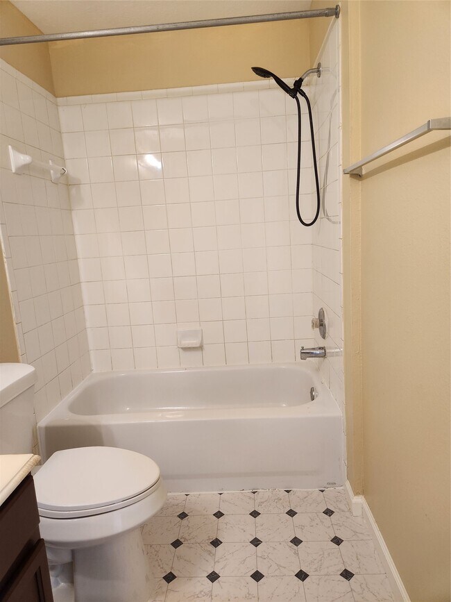 Building Photo - 7631 Goudin Dr