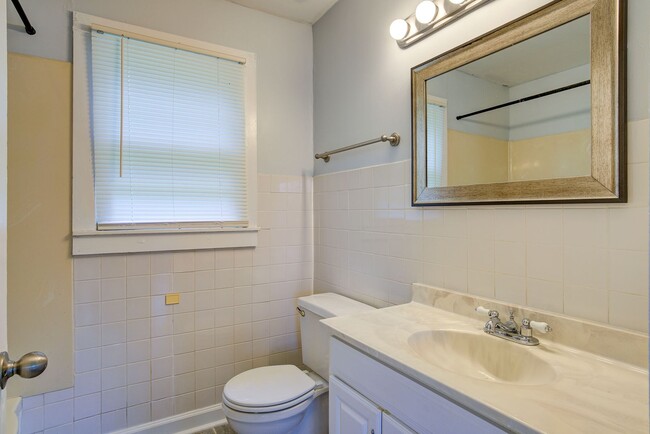 Building Photo - 3 bed 1 bath on Knob Creek Rd. near Johnso...