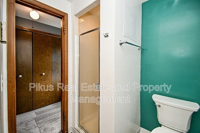 Building Photo - 1280 Linwood Ave SW