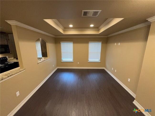 Building Photo - 2710 S Clear Creek Rd