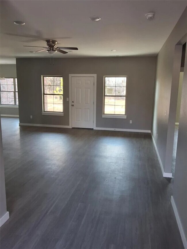 Building Photo - 5 Ila Ln