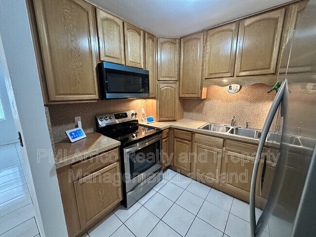 Building Photo - 2265 3rd St NE