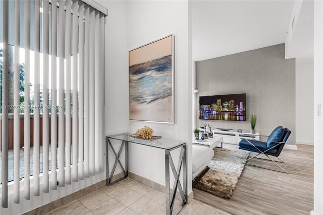 Building Photo - 785 Crandon Blvd