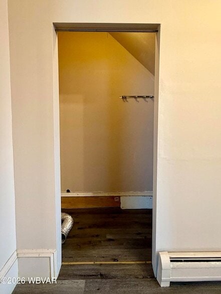 Building Photo - 212 Montour St N