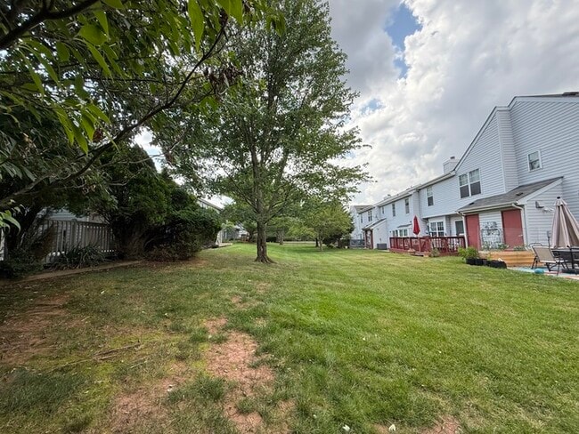 Building Photo - 271 Edgeware Ct