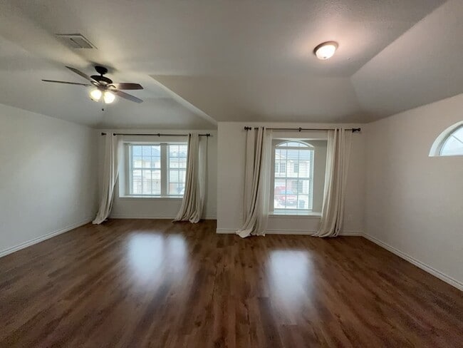 Building Photo - 12614 Oceanside Dr