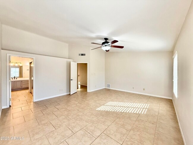 Building Photo - 2718 E Bighorn Ave