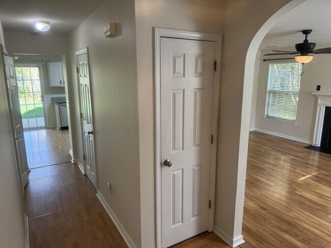 Building Photo - 1410 Juniper Hills Ln