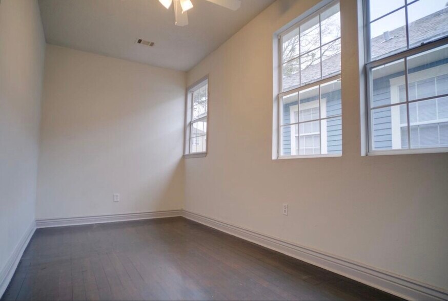 Building Photo - 4422 General Pershing St
