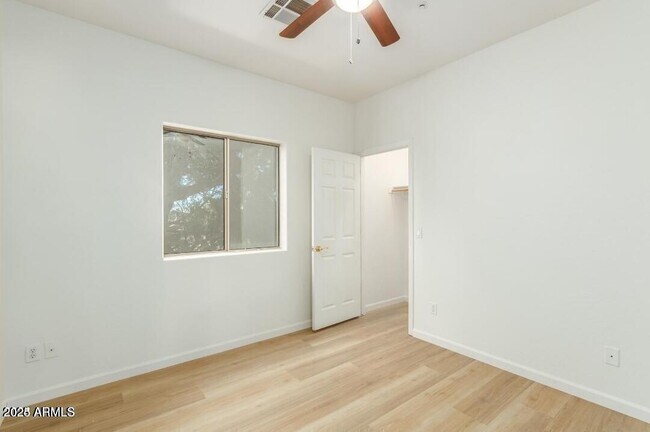 Building Photo - 2215 N 27th St