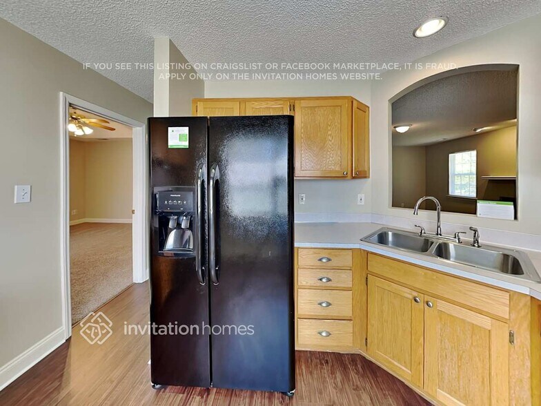 Building Photo - 2017 Briarberry Ln