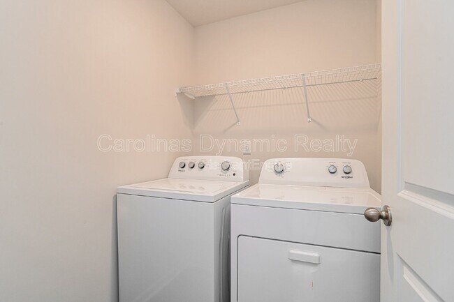 Building Photo - 1365 37th Ave Lane NE