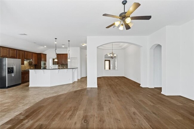 Building Photo - 250 Maeves Way