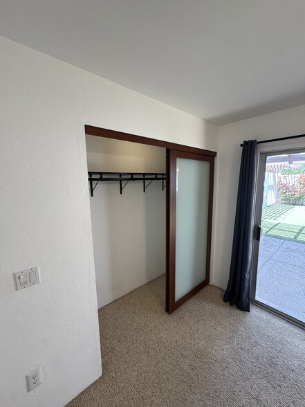 Building Photo - 2131 E Alameda Dr