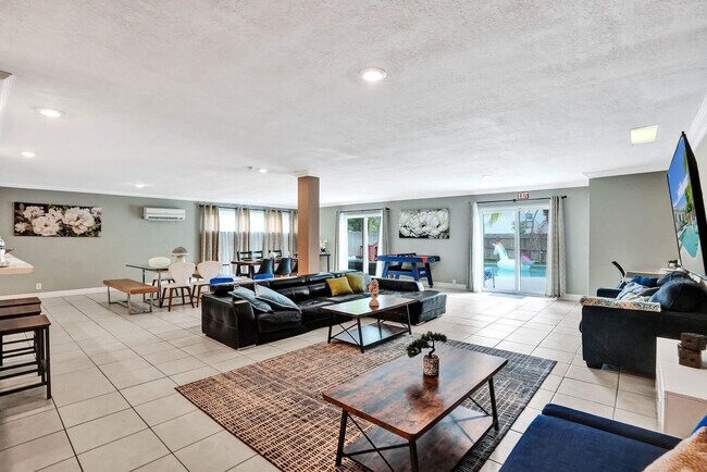 Building Photo - 5415 Harrison St