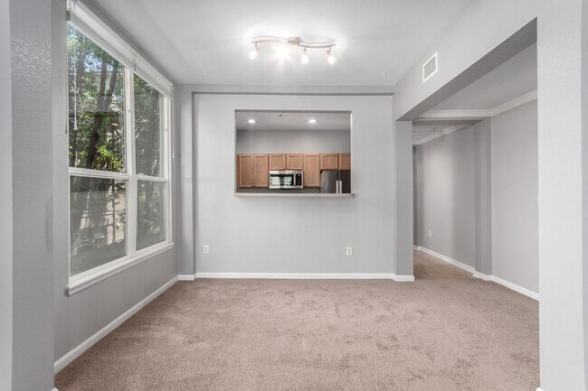 Building Photo - 2BD, 2BA City Park West Condo with 2 Garag...