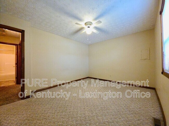 Building Photo - 366 Bonny Lynn Dr