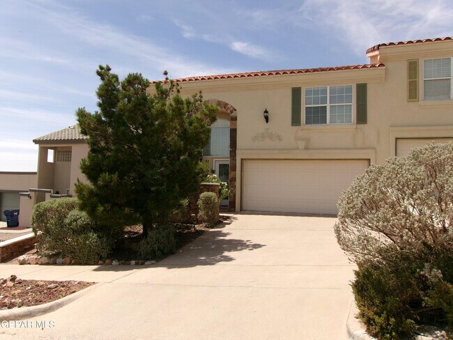 Primary Photo - 6262 Escondido Dr