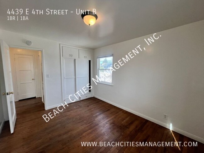 Building Photo - Cute One Bedroom Blocks Away from Beach an...