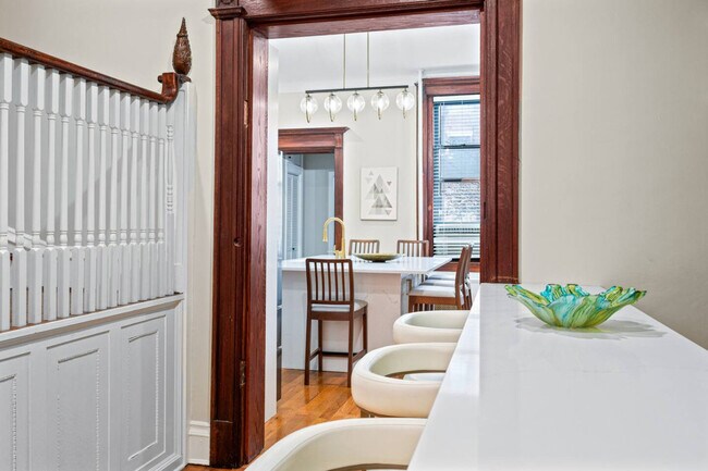 Building Photo - 215 W 138th St