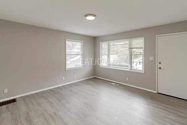 Building Photo - 1248 Forest St