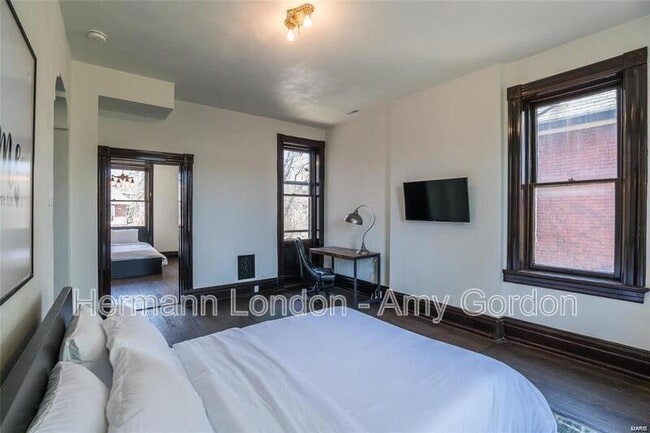 Building Photo - 3922 Castleman Ave